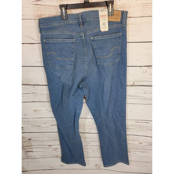 NWT Levi's Blue Denim High Rise Straight Leg Distressed Jeans Women's Size 16 - Picture 5 of 12